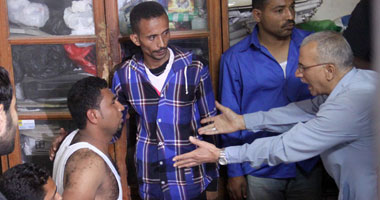 بالصور.. أمن جامعة عين شمس يضبط 4 طلاب فى الاشتباكات بحوزتهم "شوم"