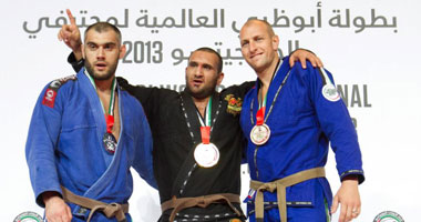 طارق مطر يتوج بلقب بطولة العالم لمصارعة الجوجيتسو