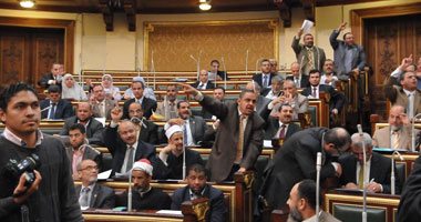نائب قبطى أمام "الشورى": القانون يطبق ضد المسيحيين.. و"فهمى" يأمر بحذفها