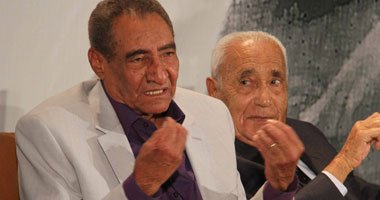 الأبنودى يُطالب السيسى بتعديل قانونى التظاهر و"النواب"
