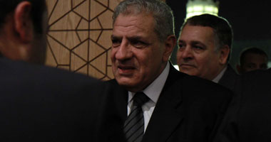 اتحاد العمال: نلتقى محلب غدًا لبحث مشاكل القطاع