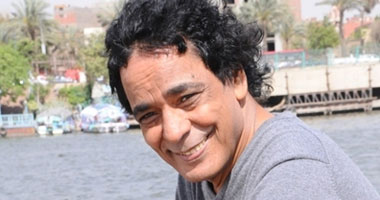 الكينج منير من مكتبة الإسكندرية:"محدش هيهزنا ومصر هتفضل مصر"