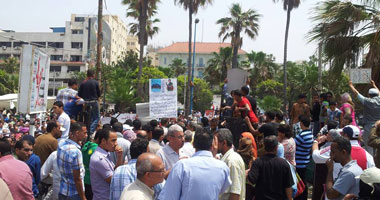 حركة "كلنا مستقلون" تواصل جولات حملة "حساب سنة" بالإسكندرية