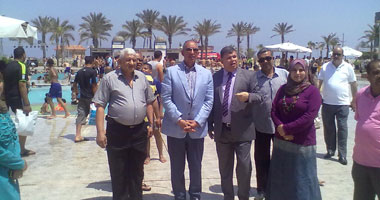 محافظ بورسعيد يقرر مد العمل بتخفيضات شاليهات القرى السياحية 
