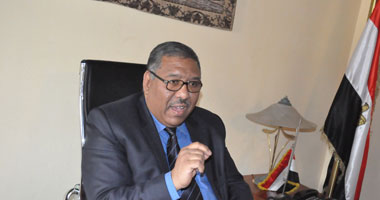 وزير الآثار يناقش مشكلة الأمن وحماية الآثار فى أول يوم عمل 