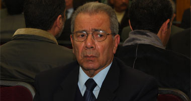 نبيل ذكى: يجب تقليص صلاحيات رئيس الجمهورية