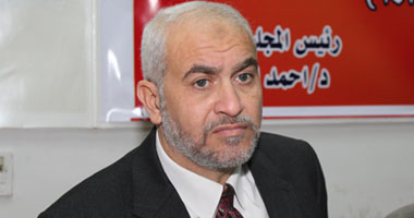 نقابة الأطباء توفر سبل الإعاشة للعالقين الفلسطينيين بالعريش  