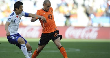 هولندا تهزم اليابان بهدف وتتأهل لدور الـ16 
