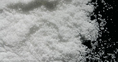 ضبط أصحاب مصنعين بدمنهور بحوزتهم 20 طنا من الملح الفاسد 