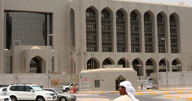 البنوك الإماراتية تبدأ تطبيق نظام قروض الأفراد الجديد 
