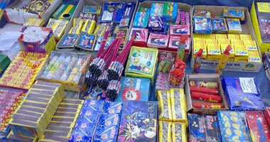 ضبط عامل بحوزته 450 صاروخ ألعاب نارية بالمنيا