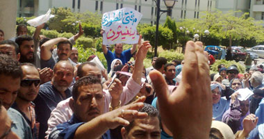 "الموظفين الموسمين" بمستشفيات قنا يهددون بمعاودة الإضراب للتعيين 