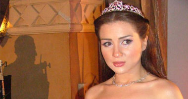 مى عز الدين تتراجع عن تأجيل مسلسل "وعد" وتبحث عن مؤلف