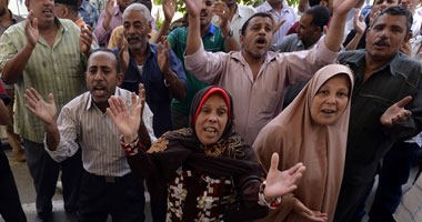 نقابة المعلمين ببنها تطالب بسحب الثقة من النقيب الإخوانى