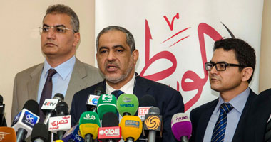 من داخل سجن المزرعة.. أبو العلا ماضى يرسل برقية تهنئة لابنته بزفافها