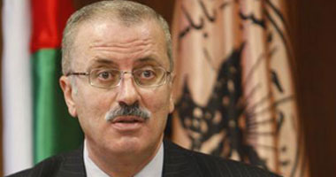 رئيس الوزراء الفلسطينى يدعو العرب لتكثيف زيارتهم للبلاد