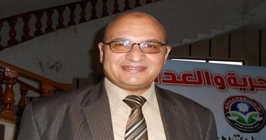 المئات من مدرسى الحصة يهاجمون مكتب محافظ الدقهلية 