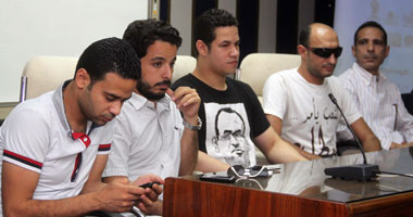 تأجيل سفر شباب الثورة للخارج لـ"الخميس" المقبل