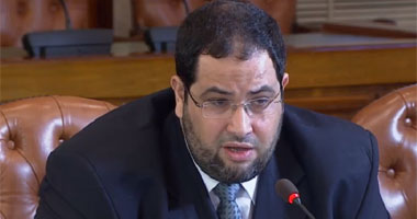 تفاصيل ليلة القبض على 3 من مساعدى "مرسى" بمصر الجديدة.. الأمن داهم الشقة والمتهمون هربوا للشارع "حفاة".. وتم ضبطهم وإيداعهم طرة.. والمباحث تواجههم بتهمة التحريض على عنف: والثلاثة يردون: "محصلش"