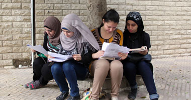 الفلسفة والمنطق ترسم البسمة على وجوه طلاب الثانوية بالمنوفية