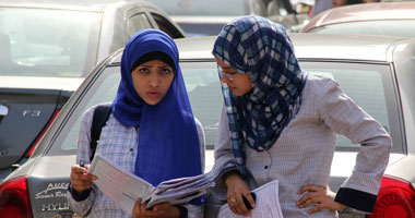 طلاب الثانوية بالقليوبية يشتكون صعوبة فى النصوص والبلاغة