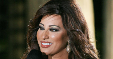 نجوى كرم تحتفل بعيد ميلادها 
