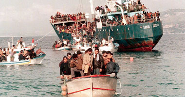 السلطات الإيطالية ترحل 122 مصريًا من بارى وروما 