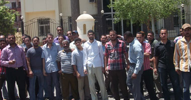 موظفو جامعة الأزهر بأسيوط يواصلون إضرابهم عن العمل