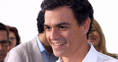 الباييس: بيدرو سانشيز "زعيم من أجل التغيير" للحزب الاشتراكى 