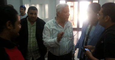بالصور.. مرتضى منصور فى الجبلاية لحسم ملعب نهائى الكأس