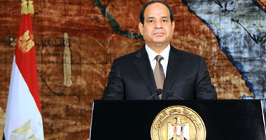 السيسى: الجيش المصرى لا يبخل على الشعب بعلمه مهما كان الحاكم