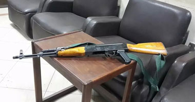 ضبط عاطلين بحوزتهما بندقية و500 جرام هيروين بالشرقية