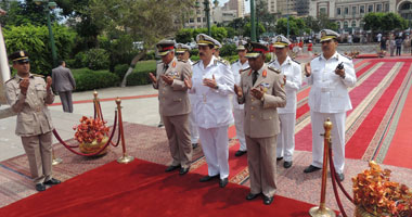 مدير أمن الإسكندرية يضع إكليل الزهور لشهداء الواجب الوطنى