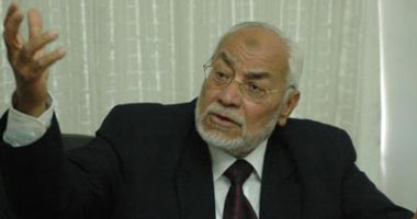 المرشد العام للإخوان ينفى نبأ استقالته