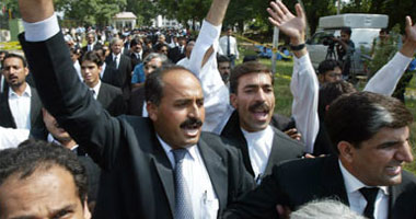 المحامون يقاطعون المحاكم الباكستانية
