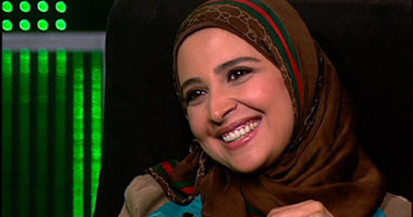 حنان ترك فى مكتب "المأذونة"