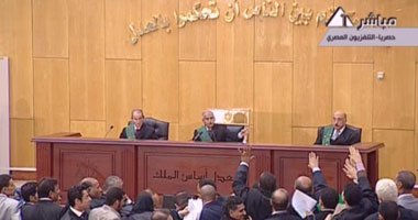 القاضى يسمح للمحامين بدخول محاكمة مبارك والعادلى بكارنيه النقابة