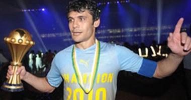 رسمياً.. الصقر يشارك الدعيع فى "عمادة" لاعبى العالم 