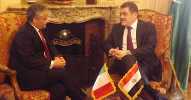 بالصور.. السفير الإيطالى يزور حزب الوفد 