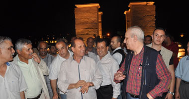بالصور.. وزير الآثار فى جولة لتفقد المعالم الأثرية بالوادى الجديد