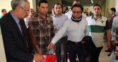 محامى "أحمد عز": موكلى لم يحصل على أى براءة ولكن إخلاء سبيل فقط.. وهناك 3 قضايا متداولة بالمحاكم وأول جلسة نوفمبر المقبل.. ورجل الأعمال يمارس حياته الطبيعية ولكنه ممنوع من السفر