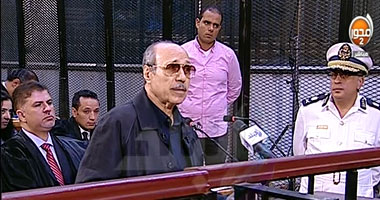 رفع جلسة محاكمة القرن وإعادة "العادلى" إلى قفص الاتهام