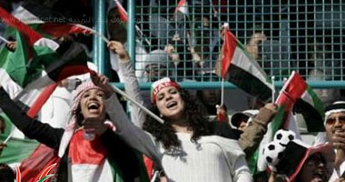 الإمارات تستخدم أساليب جديدة فى تشجيع منتخبها