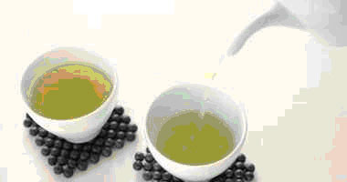 الشاى الأخضر يساعد على حرق الدهون