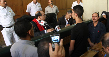 30 نوفمبر الحكم على ألتراس الأهلى والمحكمة تخلى سبيل المتهمين.. ودفاع المتهمين يقدم سى دى توجد به مشاهد قيام قوات الأمن بإلقاء القبض على 3 من المتهمين قبل اندلاع أعمال الشغب