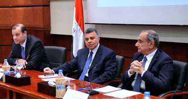 صالح: جذب المزيد من الاستثمارات سيوفر فرص عمل للمصريين
