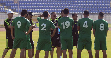 محمد عادل ينضم لتدريبات الاتحاد بعد "فك الجبس"