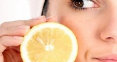خبيرة تجميل تقدم وصفات طبيعية لتوحيد لون البشرة