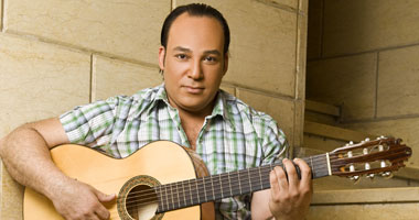 عمرو طنطاوى يغنى لسيد درويش