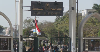 جامعة أسيوط تستدعى الأمن للسيطرة على طلاب الإخوان